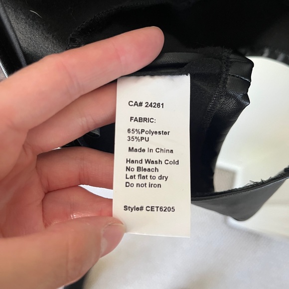 Stretchy Black Faux Leather Crop Tank - Picture 4 of 5